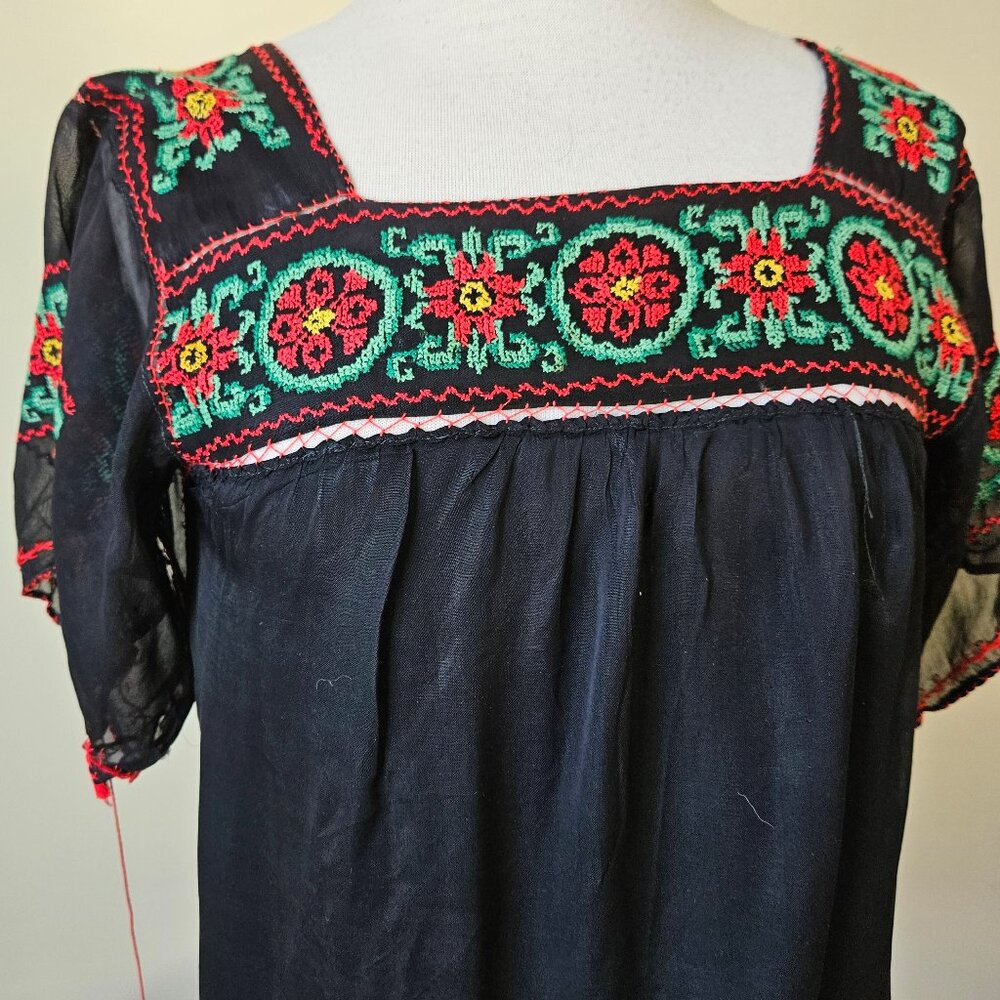 Vintage Black 30s 40s Cross Stitch Floral Embroidery Polish Top Blouse S *FLAW*